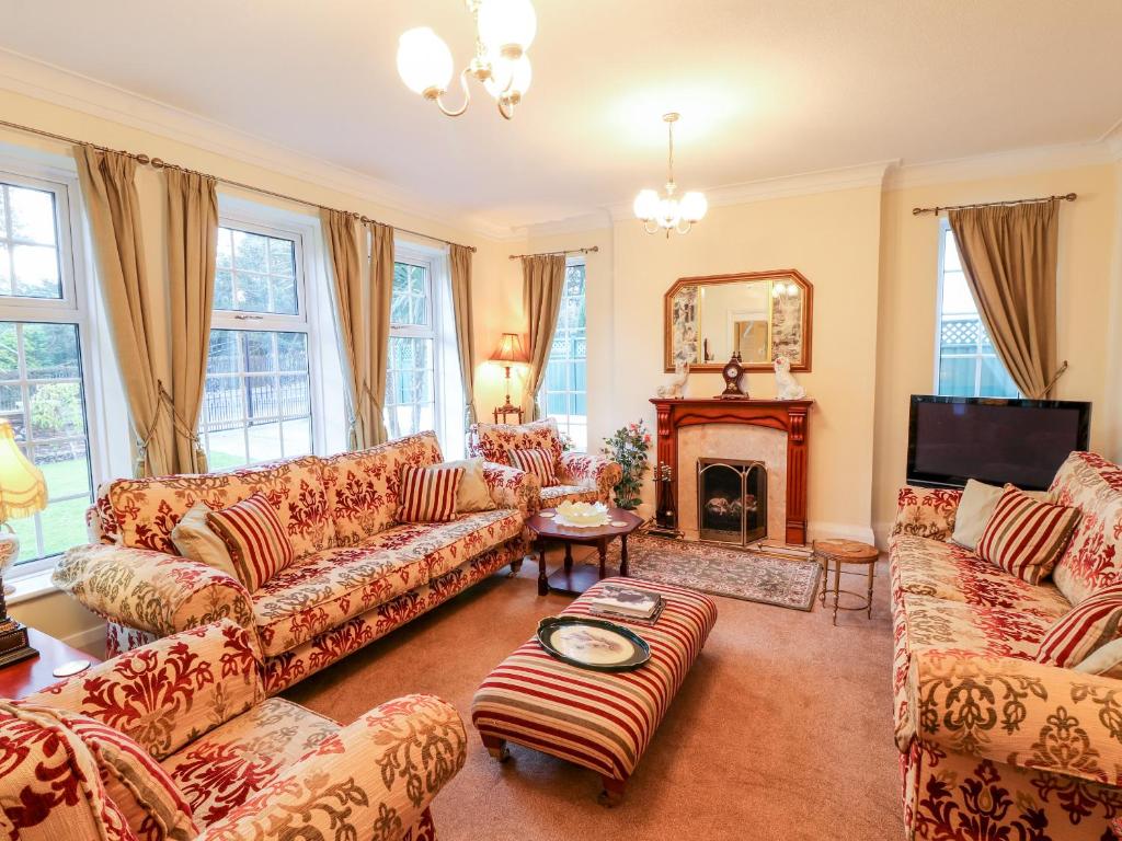 Yardley Manor room 3