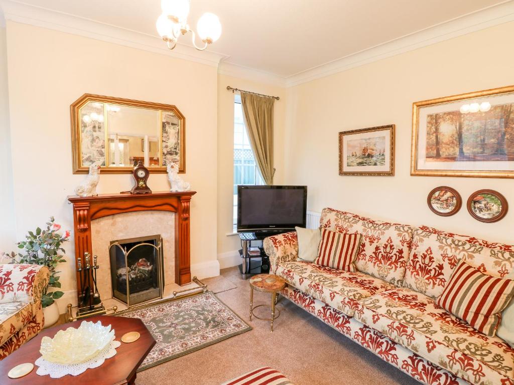 Yardley Manor room 4