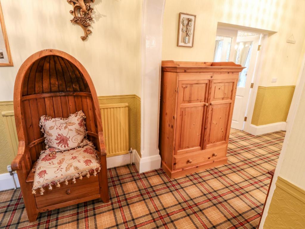 Yardley Manor room 5